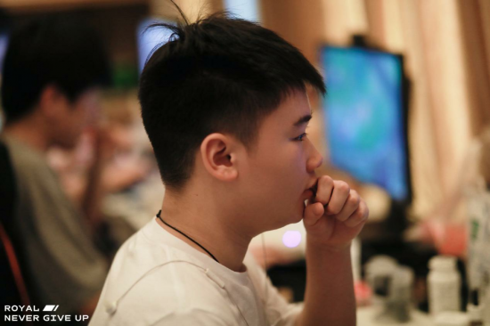 中国DOTA2战队全军覆没 成都线下赛事只剩国际强队